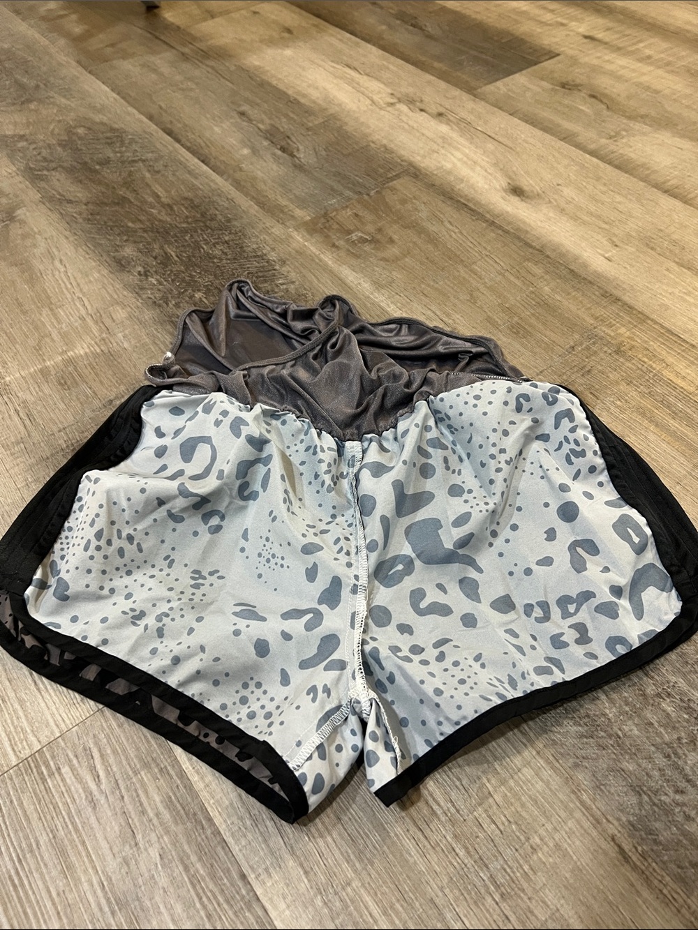 Women’s Adidas Climalite Cheetah print shorts with built in liner size Small - Picture 6 of 7